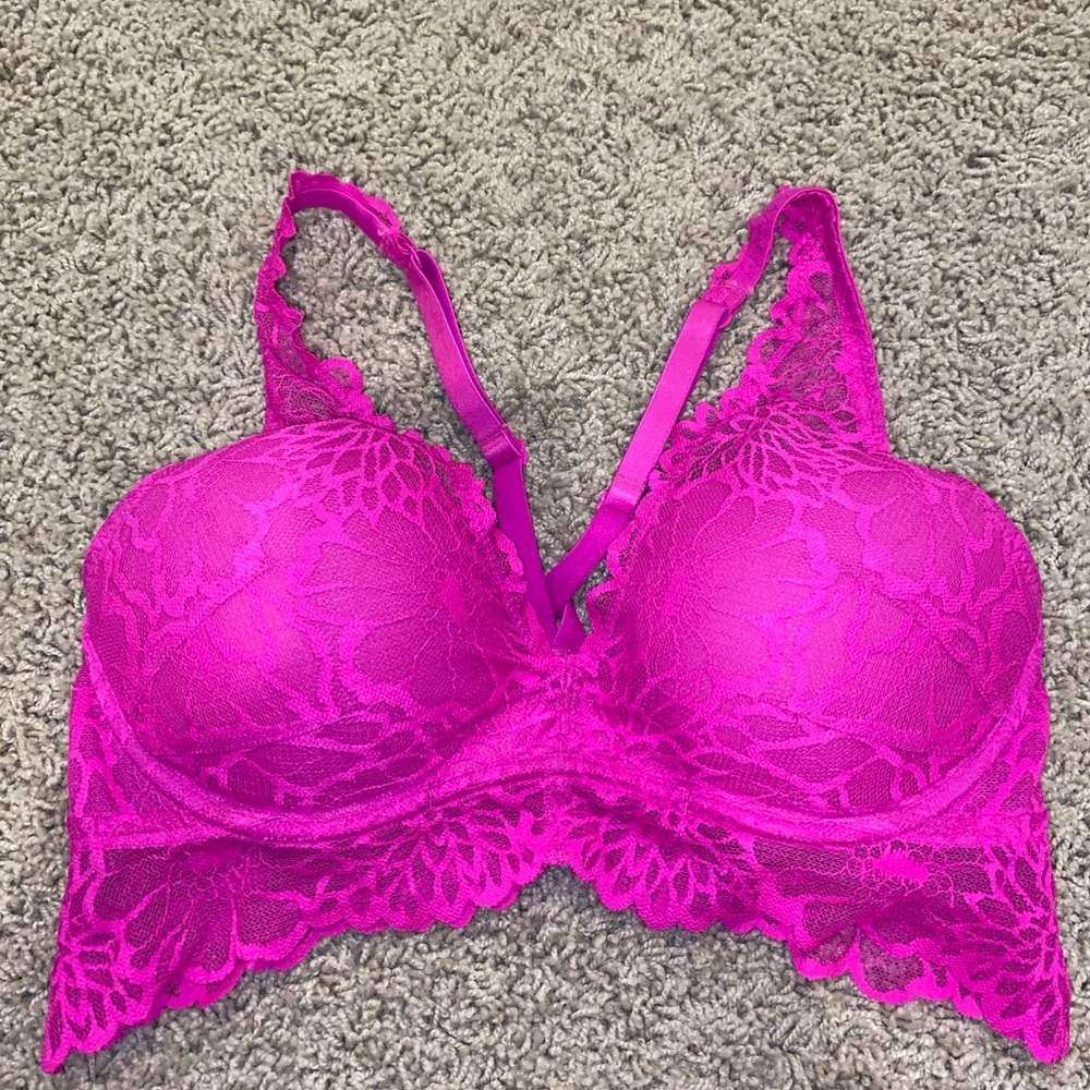 PINK VIctoria’a secret bras.